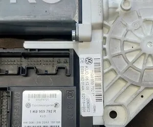 FRONT WINDOW CONTROL MOTOR