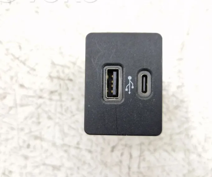 USB CONNECTOR