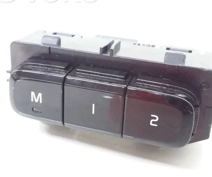MEMORY SWITCH(ES)