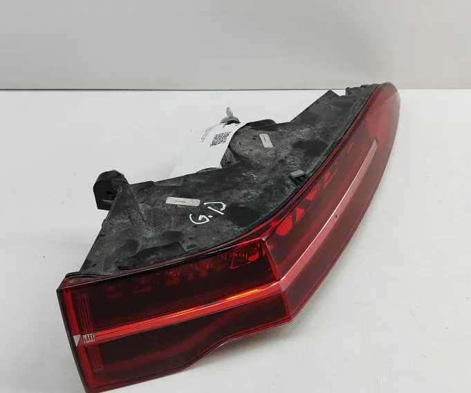 TAIL LIGHT