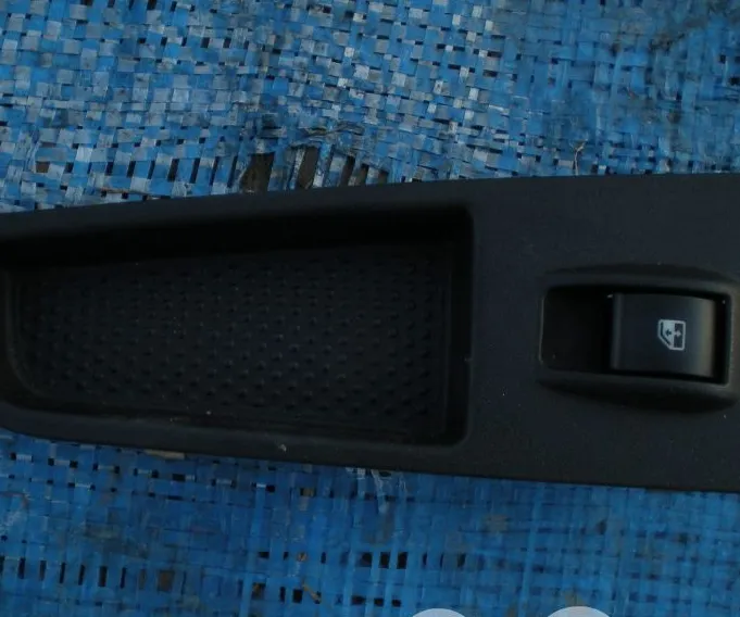 POWER WINDOW SWITCH