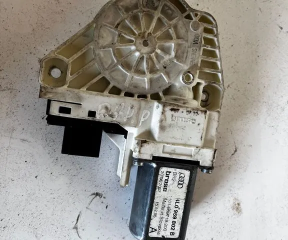 FRONT WINDOW CONTROL MOTOR