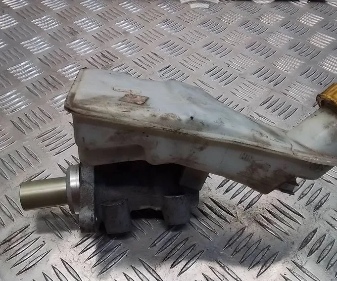 ГЛАВНЫЙ ТОРМОЗНОЙ ЦИЛИНДР