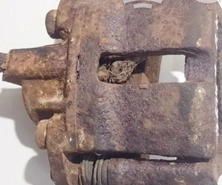 VORDERER BREMSSATTEL