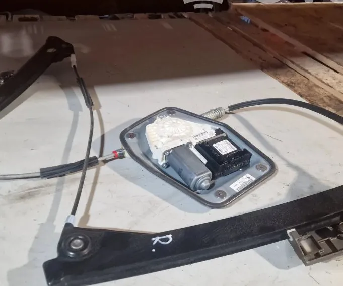 FRONT SET OF ELECTRIC MECHANISM FOR WINDOW LIFT