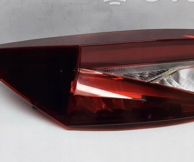 TAIL LIGHT