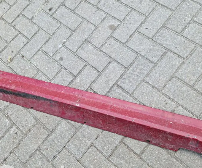 FRONT SILL TRIM (EXTERIOR)