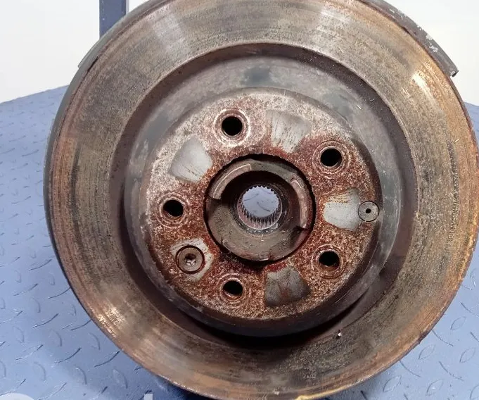 FRONT STEERING KNUCKLE (HUB, TRUNNION)